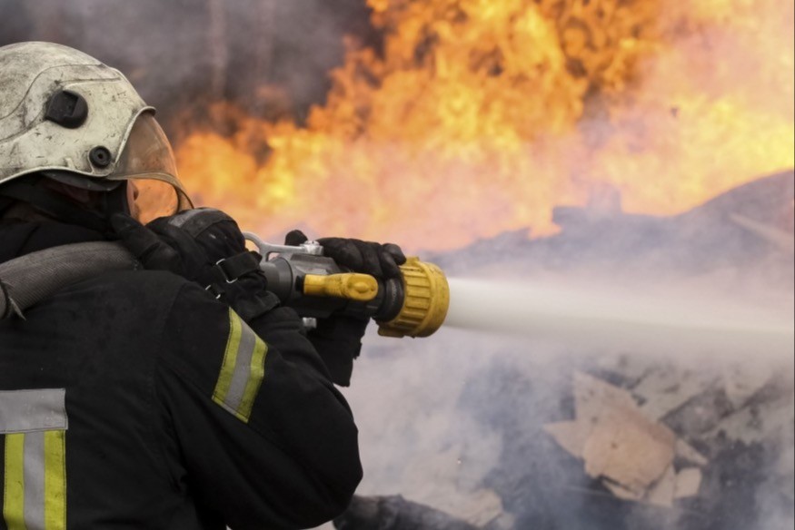 Gers : une femme de 95 ans fait un malaise en tentant d'éteindre un feu d'herbes